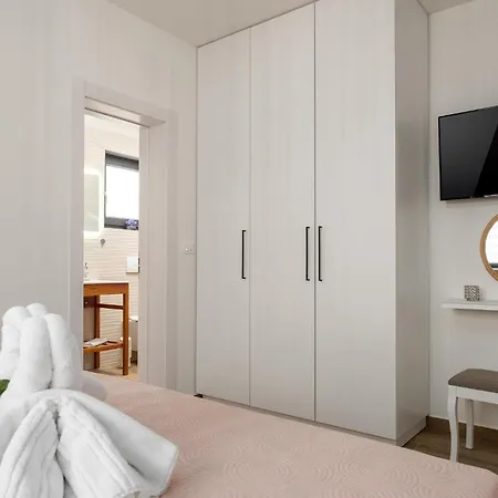 Holiday home Gorgeous In With Wifi Jursici
