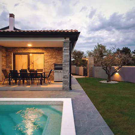 Ferienhaus Gorgeous In With Wifi *